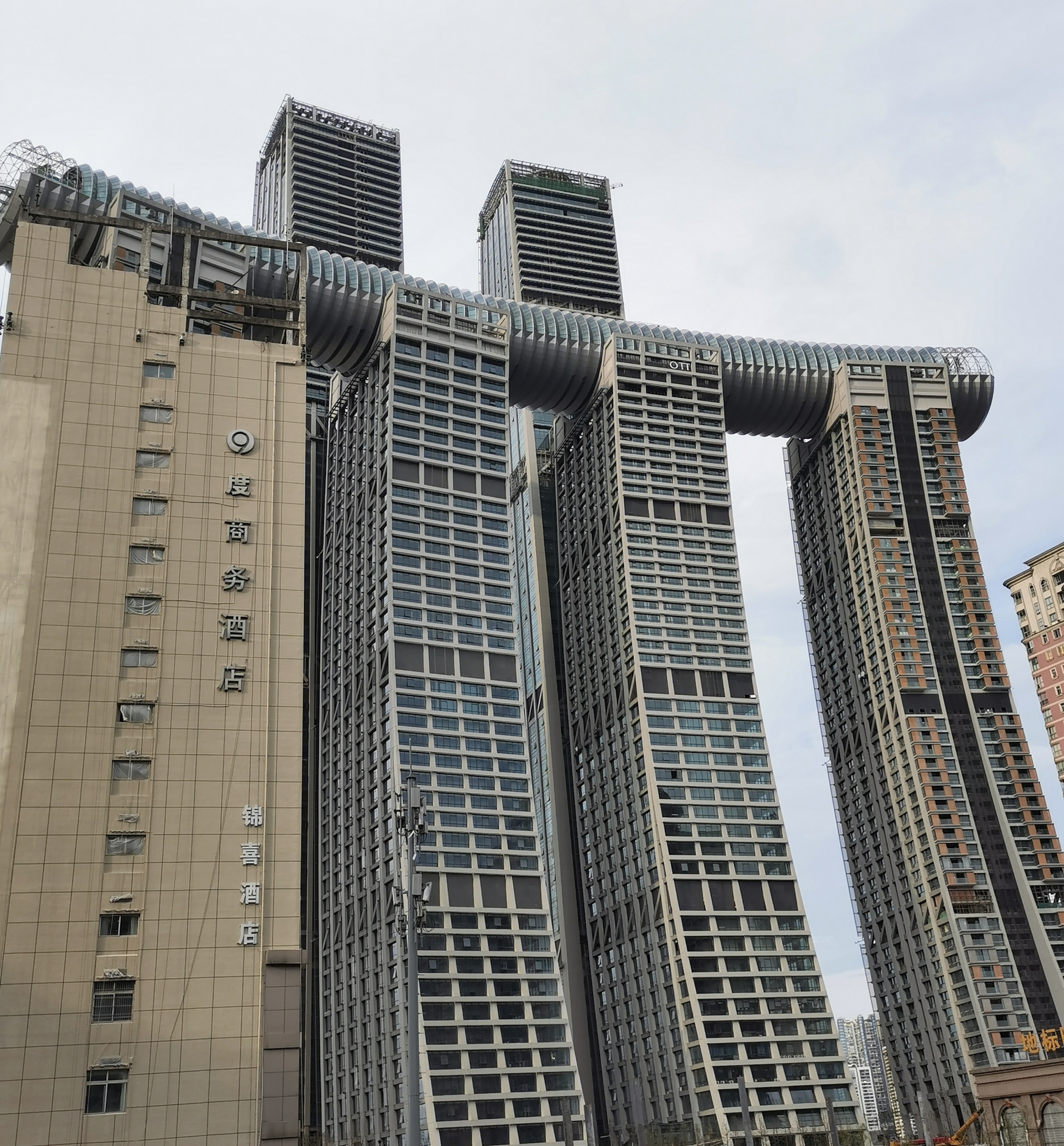 朝天门广场摩天大楼已经建成:作为重庆市的新地标必将长存几十年