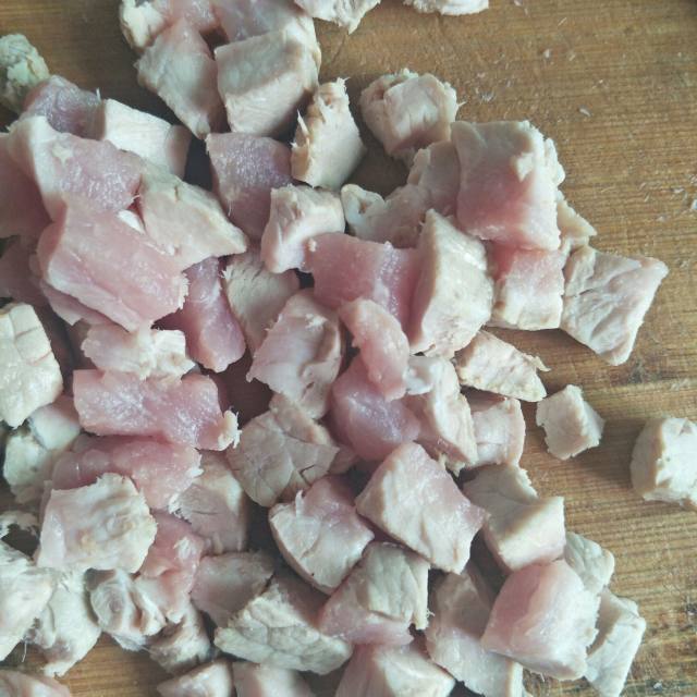 昨天年30.祭奠祖先,煮了一块很大的刀头肉.