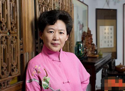 她名叫紫薇,是爱新觉罗后裔,如今隐姓埋名,低调生活