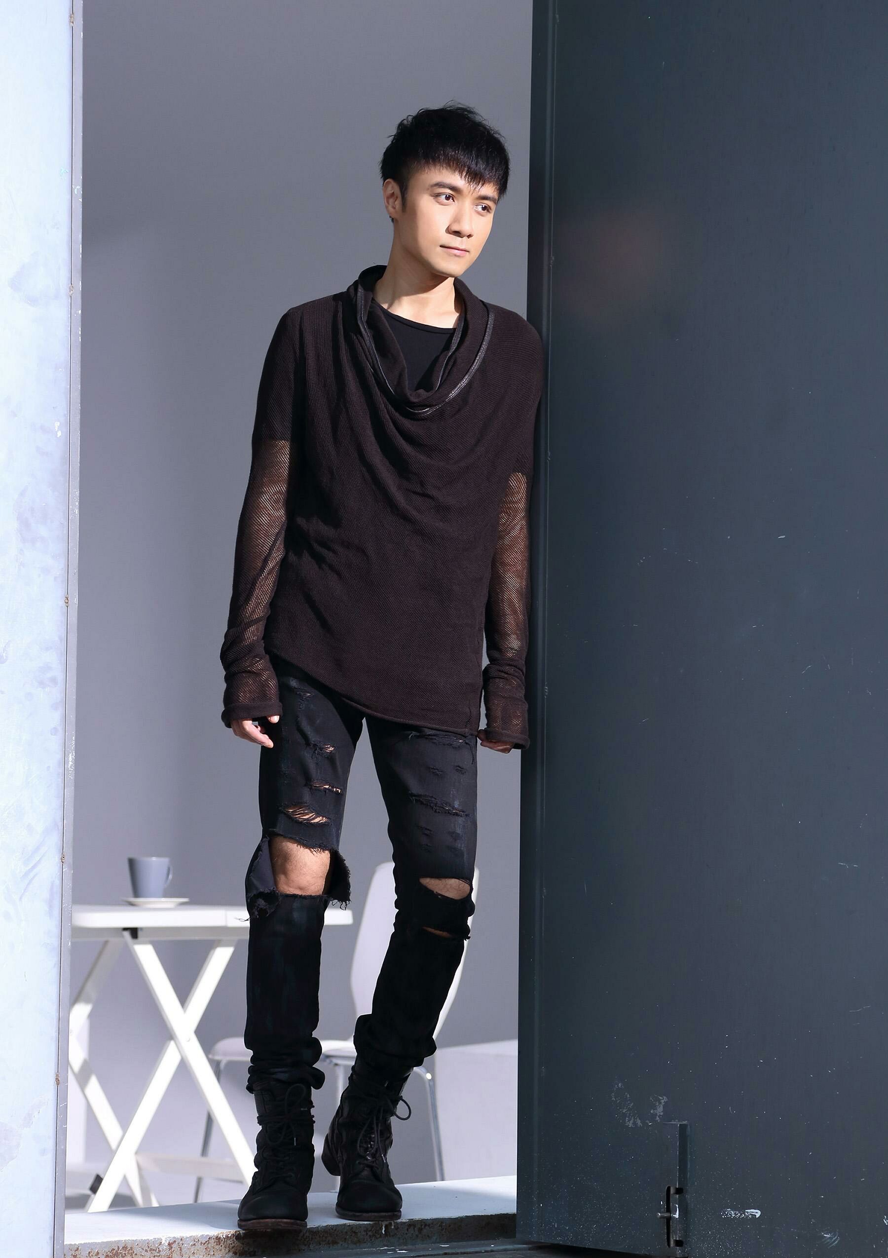 情歌王古巨基香港演唱会门票四场全部售罄,而你只记得他是何书桓