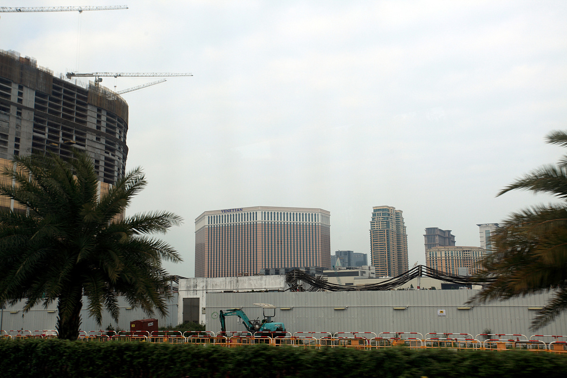 镜头里的春天# 南宁人民广场旅游,是南宁市中心的一颗璀璨明珠,一个