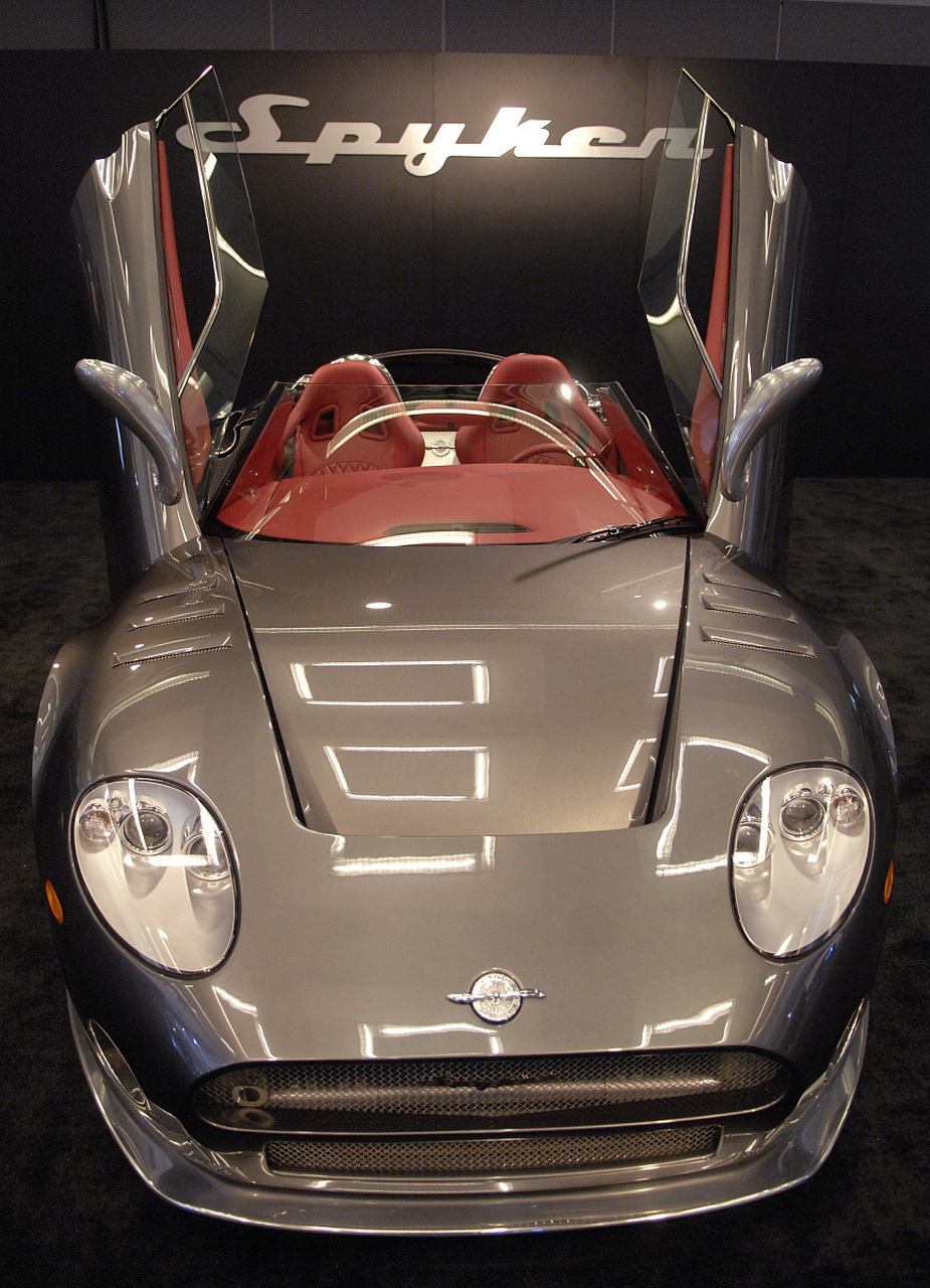 世爵c8,一款备受瞩目的超级跑车,融合了引人注目的外观,出色的配置