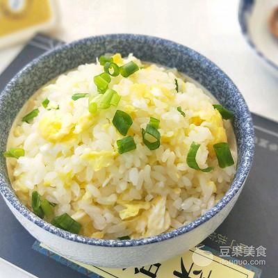 葱花鸡蛋炒饭图片图片