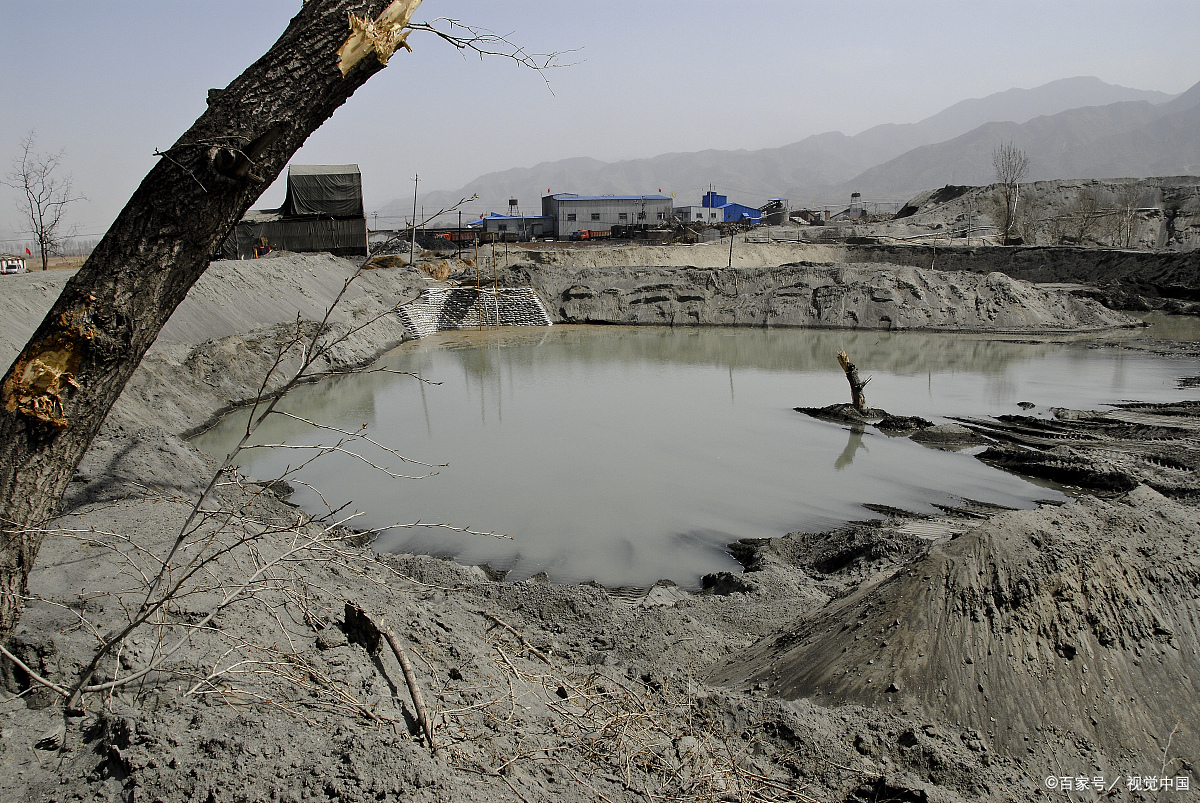 湖南常德尾矿渣重金属污染防渗隔离1.5mmhdpe土工膜400g长丝土工布