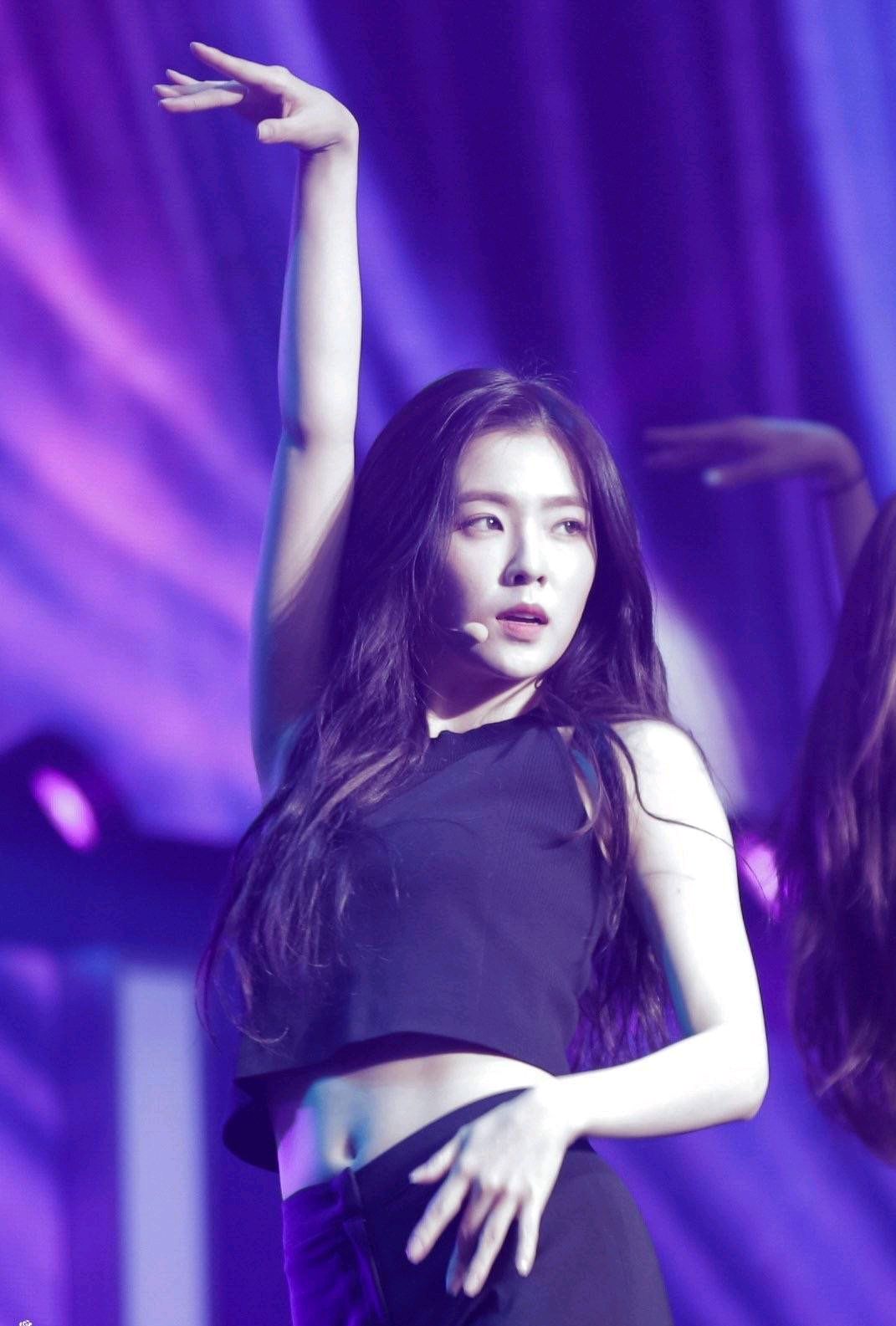 裴珠泫9个性感瞬间,神颜小姐姐的身材也优越