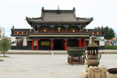 普会寺 始建于1636年(崇德元年,崇祯九年)属内属旗,实行的是都统制(也