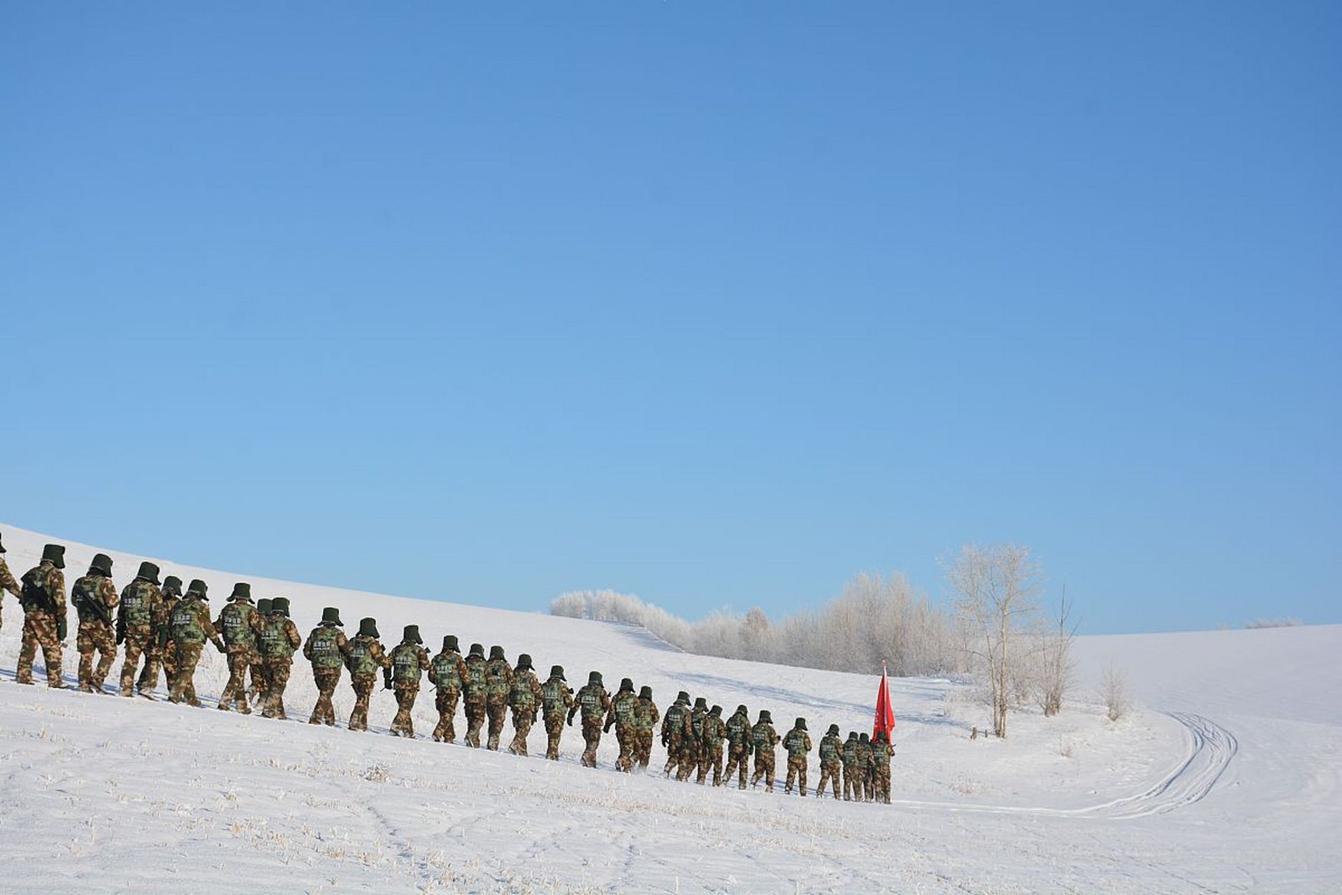 上周六的晚上,我突然收到一个微信请求加好友的提示