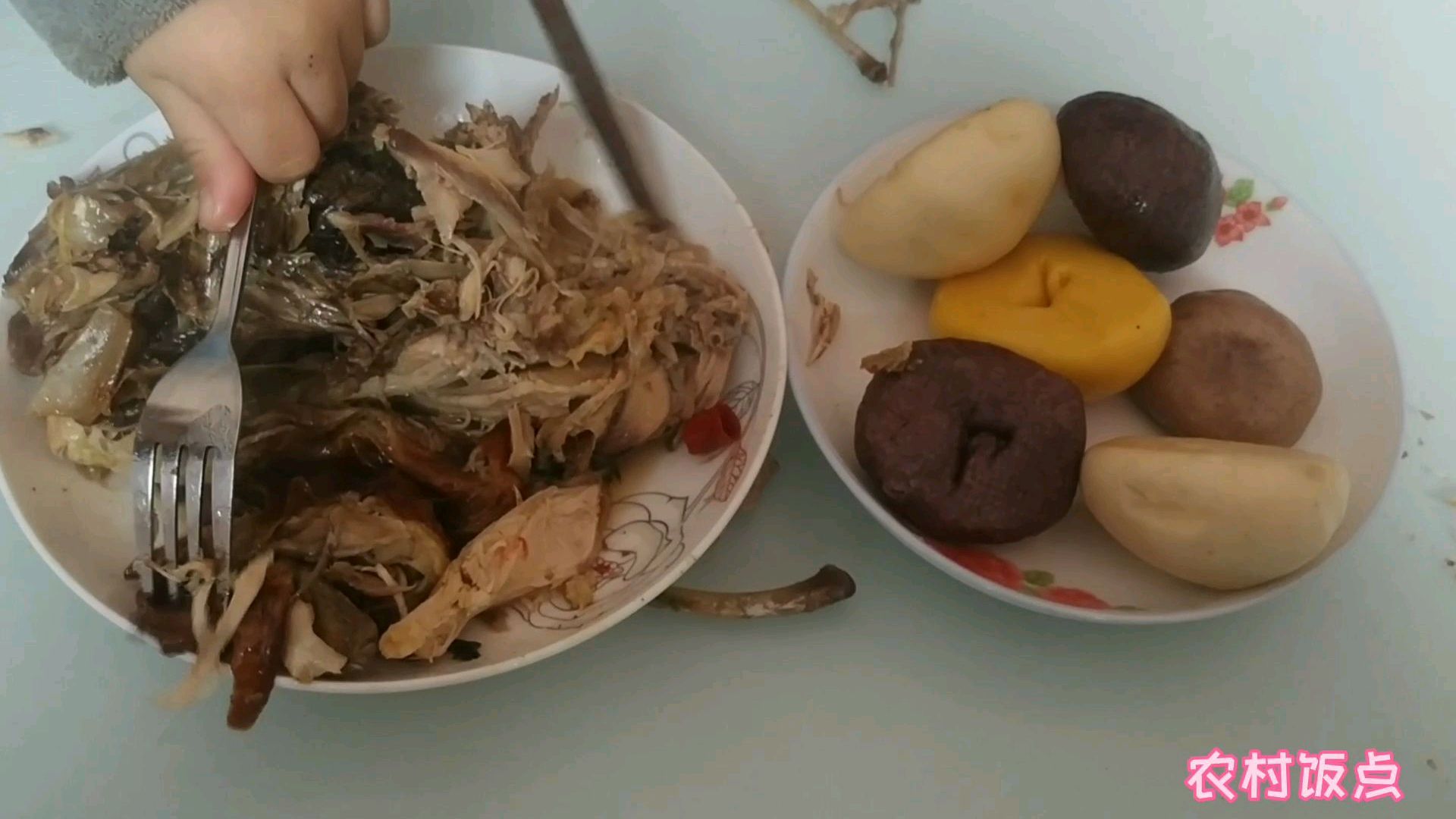 吃剩下的烧鸡热一下在吃,就没有原来的好吃了