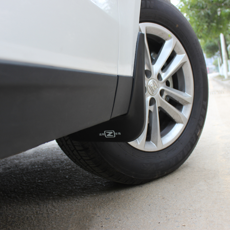 究竟汽车的挡泥板有何用?在汽车出厂之时都没装?