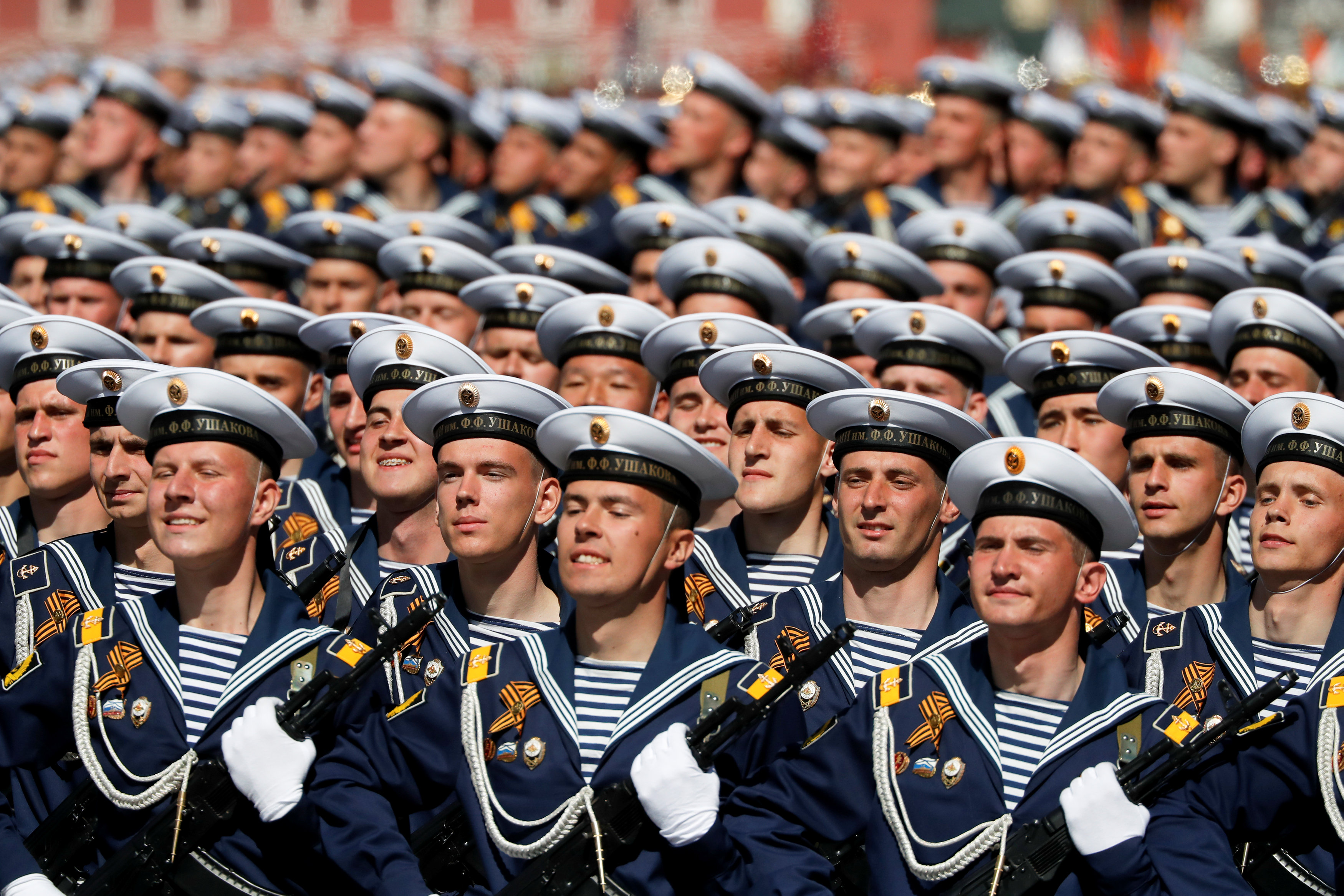 俄罗斯举行红场阅兵纪念卫国战争胜利(14)
