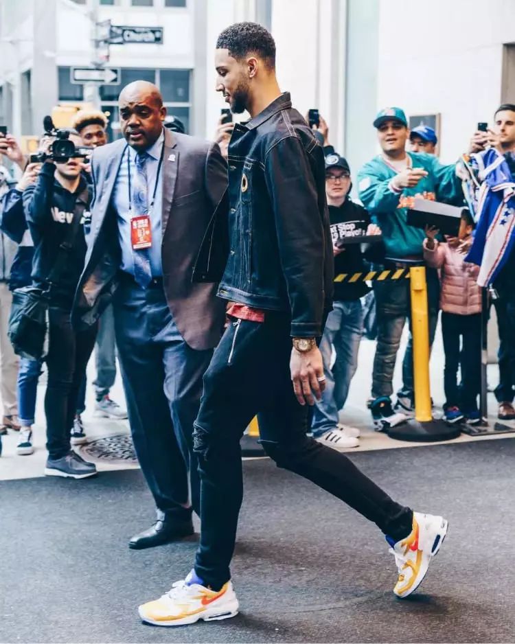 nba季后赛场外丨鞋王塔克开启炫富模式!小威少上脚保罗专属aj12