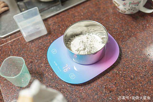 简单开箱云康宝智能厨房秤,并且顺利做好了戚风蛋糕 简单开箱云康宝智能厨房秤,并且顺利做好了戚风蛋糕
