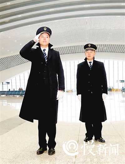 渝贵铁路开通在即 首发司机和"动妹儿"齐亮相