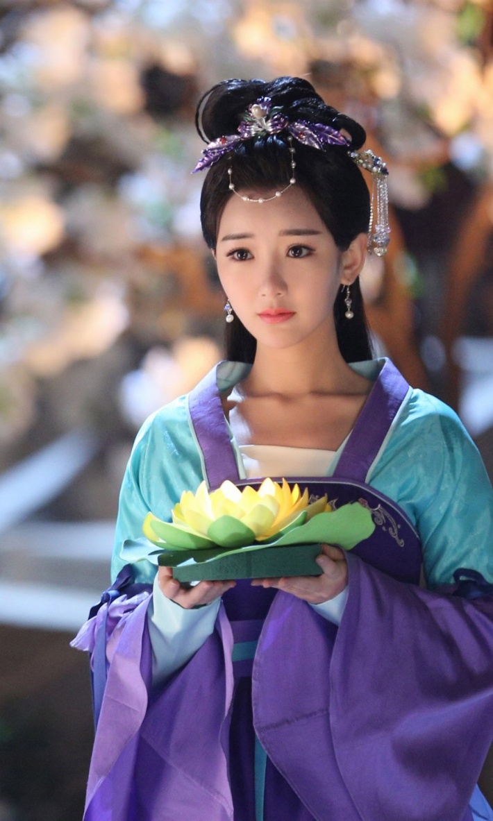 小花m摊上这样的爹是真惨,父女俩的事情还没解决.