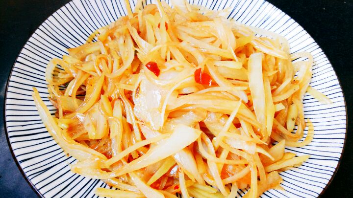 教你做家常版土豆炒洋葱丝,好吃的下饭菜