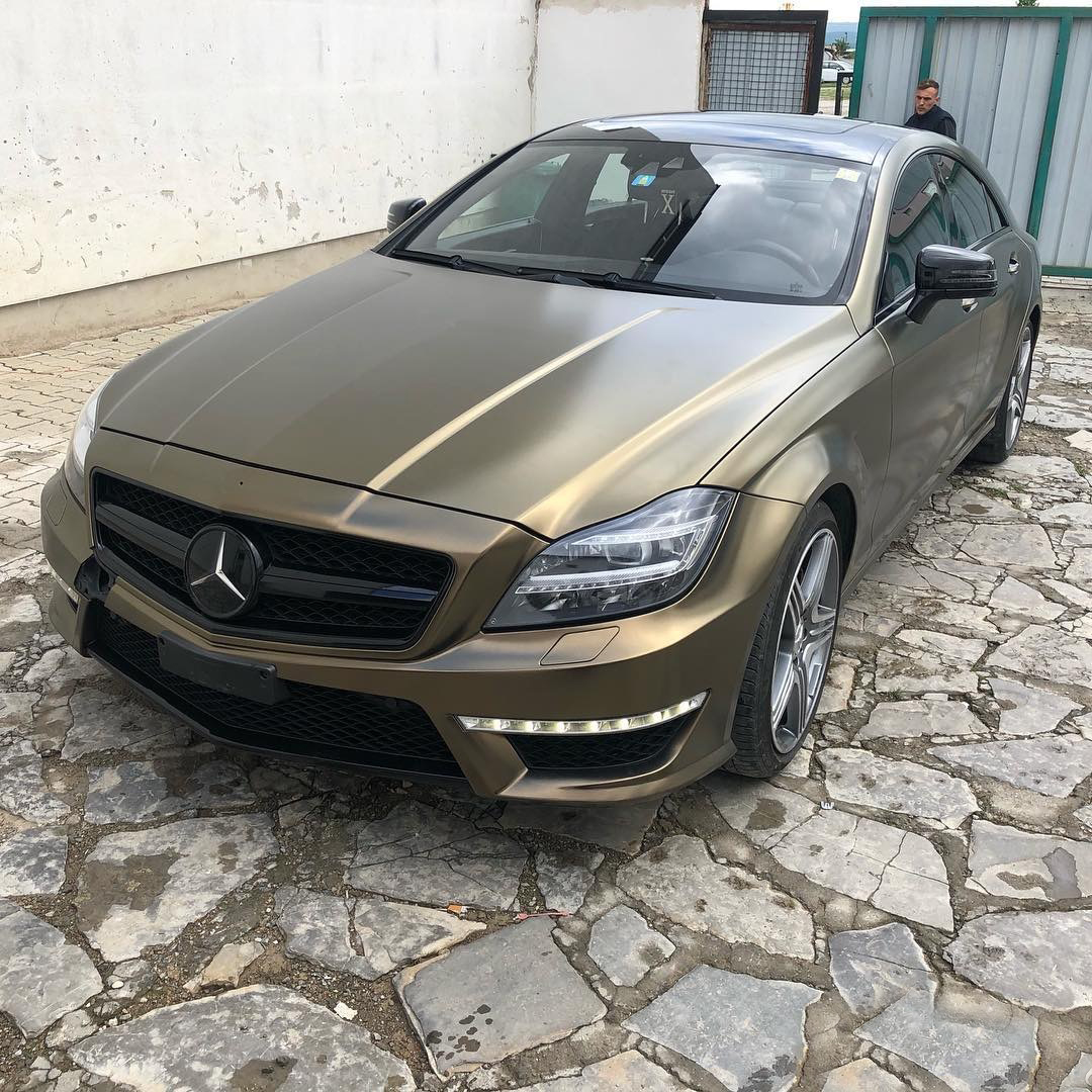 全新梅赛德斯奔驰cls63 amg暗金外观改装版