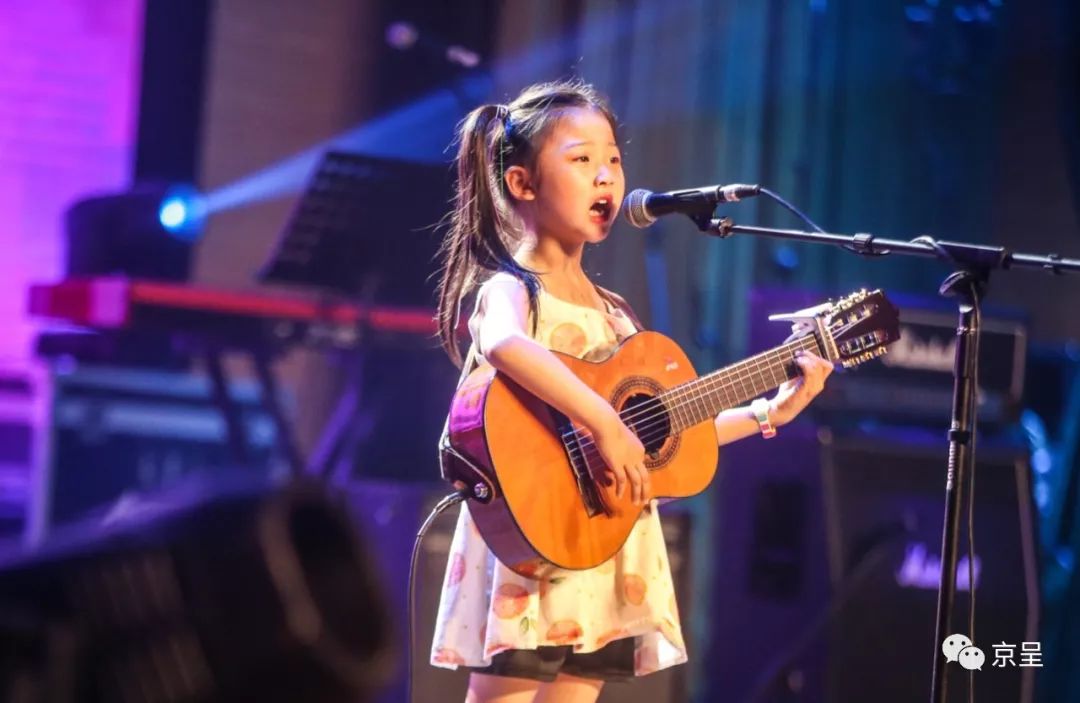 从北京到马兰村辛勤支教15年,她给太行山的孩子搬来最炫音乐节