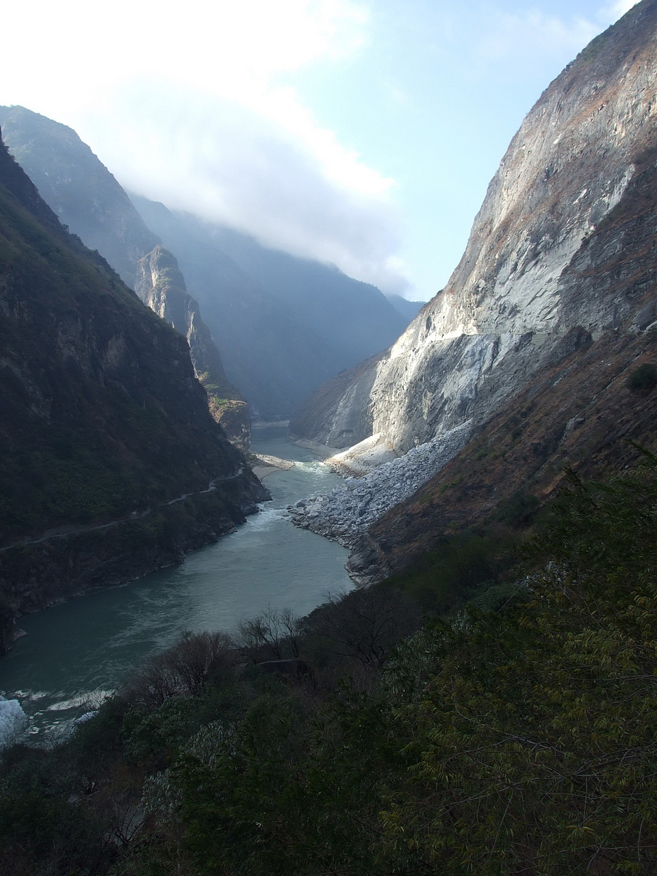 云南旅游景点推荐:怒江大峡谷.
