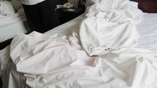 床单怎么洗能去除"细菌"?邻居阿姨支了几招,果然"有效"