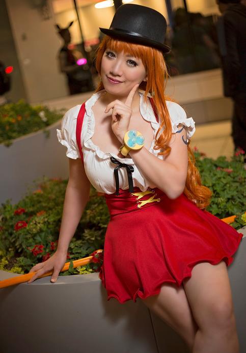 海贼王cos,本以为肉装娜美比较厉害,谁知道被索隆抢了镜!