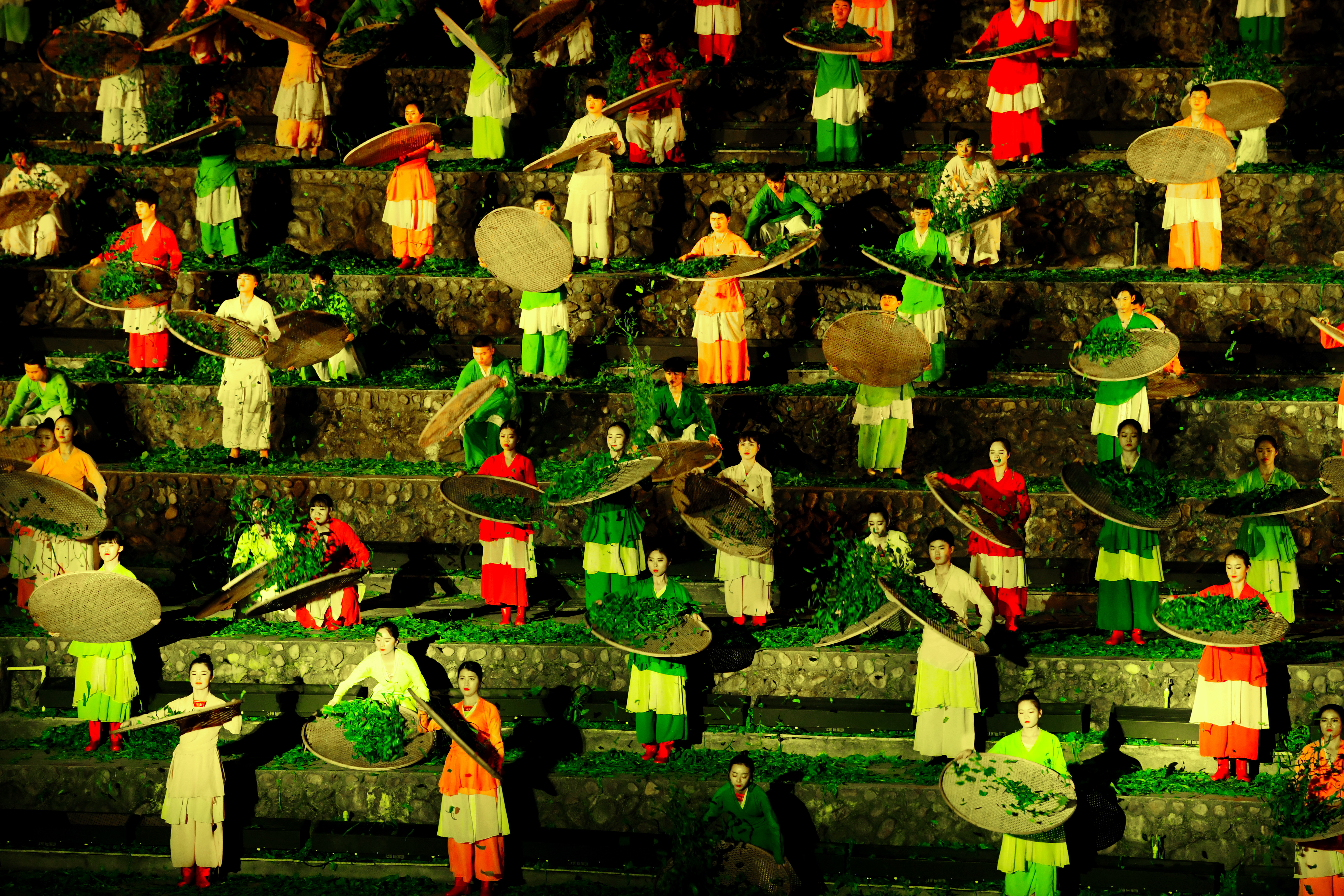 实景演出"印象大红袍"接待观众450万人次(3)