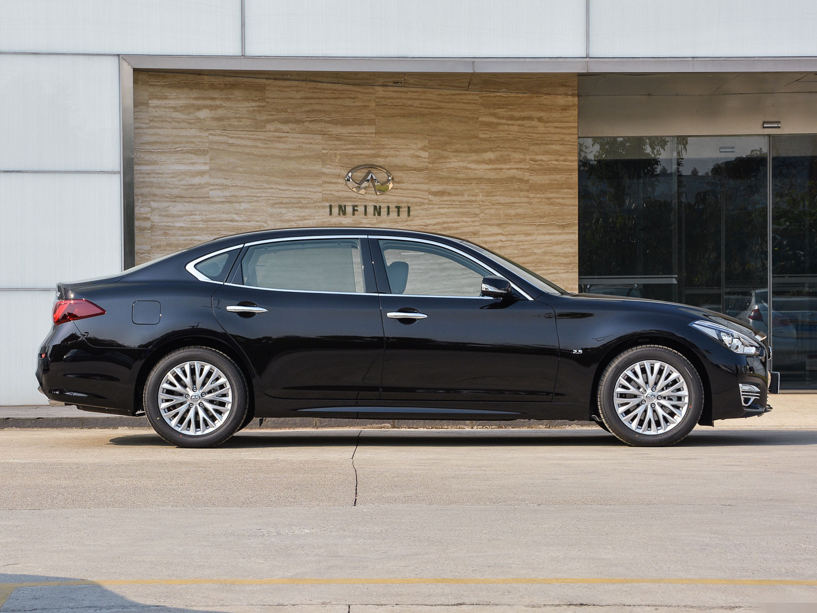 对英菲尼迪q70l外观的鉴赏