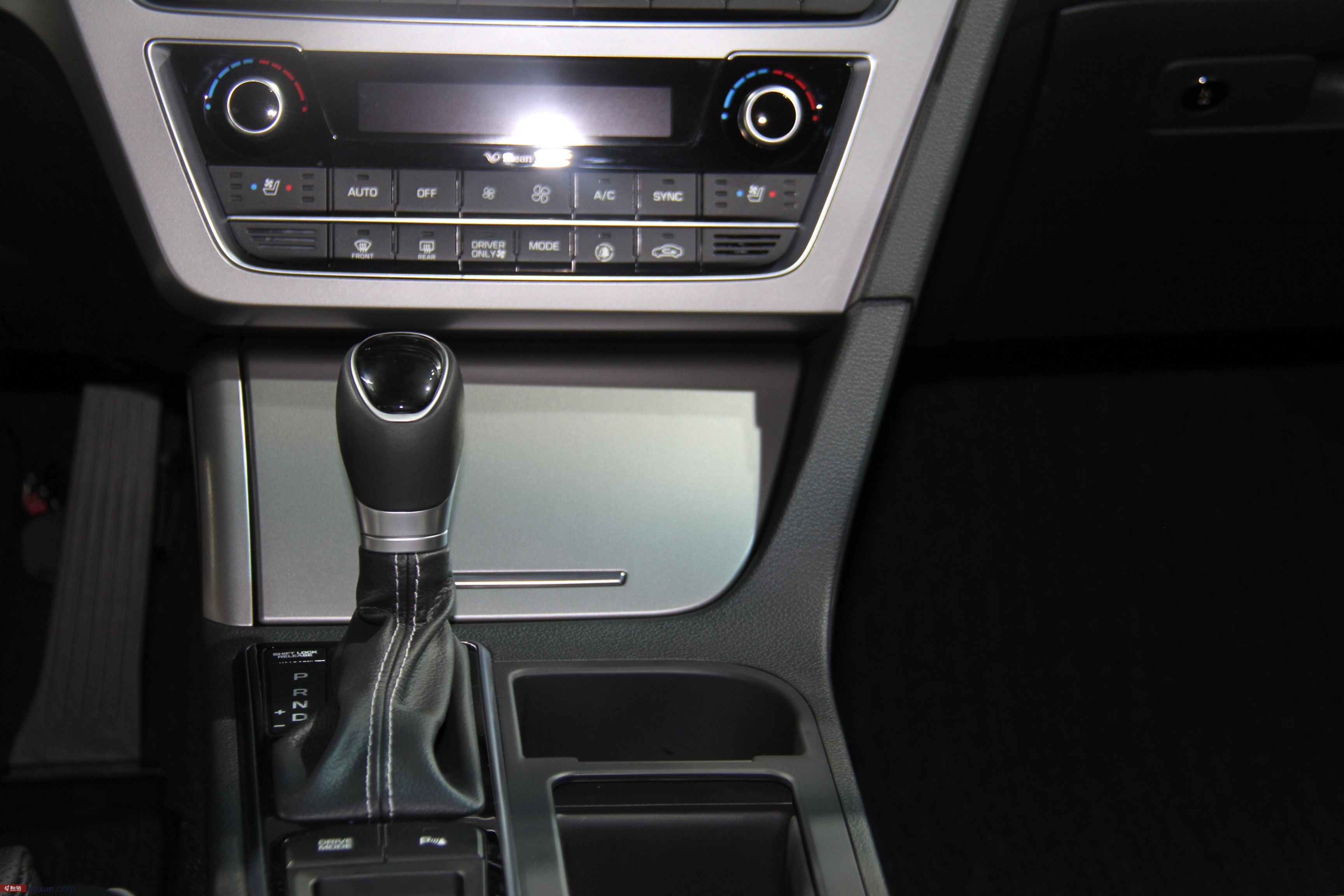 浅谈索纳塔八,时尚帅气的外观,内饰富含科技感,各方面都很均衡