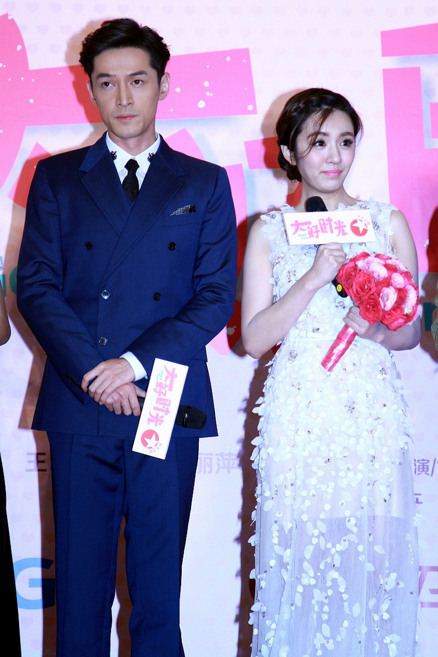 王晓晨回应与胡歌恋情传闻,网传两人已婚并育有一女,怎么回事?