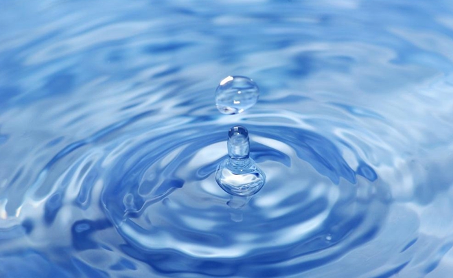 水是生命之源,对人体尤为重要,那么老年人应该如何合理饮水?