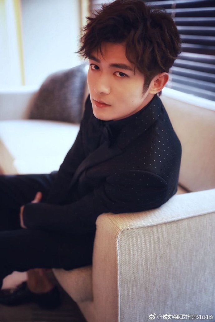 佟梦实的圈粉时刻# 文案不行,画画不强,手工来凑