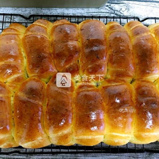 橙香面包卷,清香诱人,香软好吃,早餐来2个太棒了