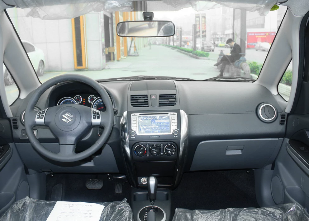 男人开这车面子十足,长安铃木-天语sx4,内饰才是这款车的看点