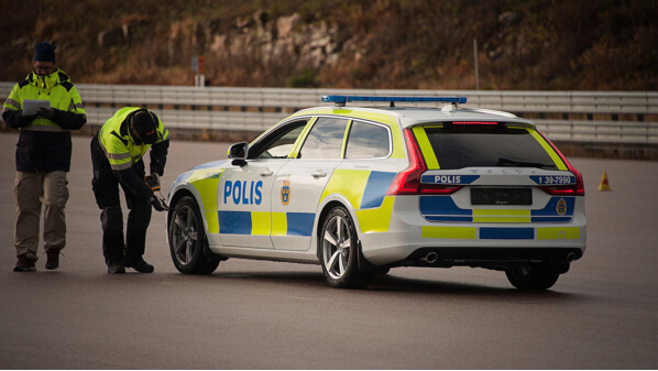 国外用这些车当警车,再快的跑车也只能束手就擒,还是别飙车了!