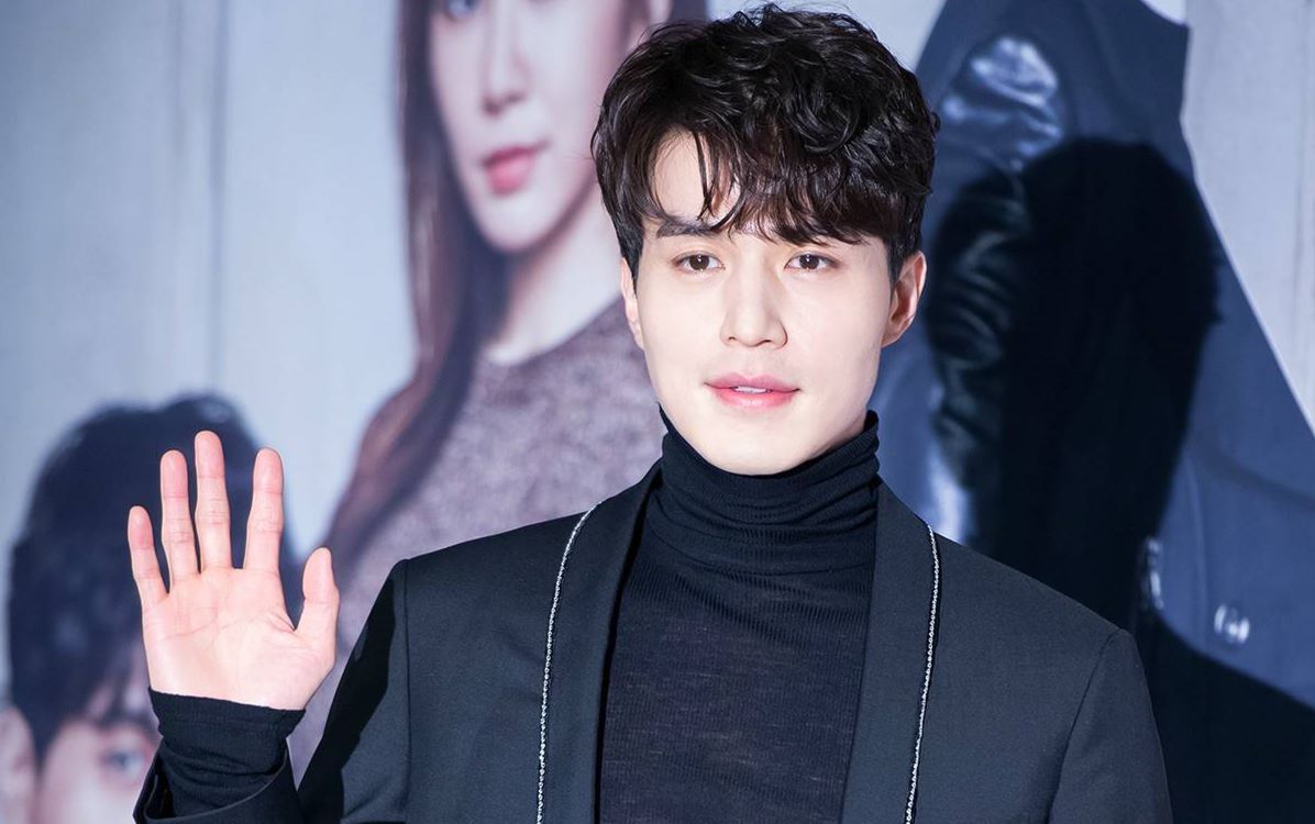 不老男神李栋旭,曾是秀智理想型,如此迷人到底有何魅力