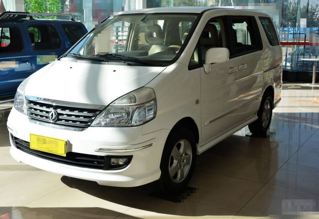 东风郑州日产御轩,给人一种圆润的感觉,同时造型设计的很帅气!