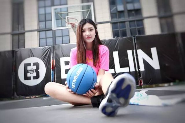 新一代篮球女神,被称为中国版"赤木晴子",泳装照却让人汗颜