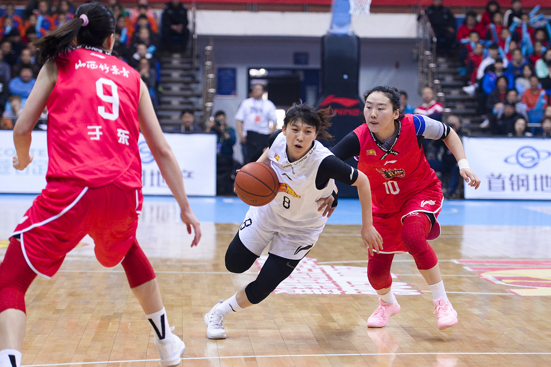 中国女篮 刘禹彤和武桐桐,今晚七点半终于迎来比赛,wcba联赛第一轮