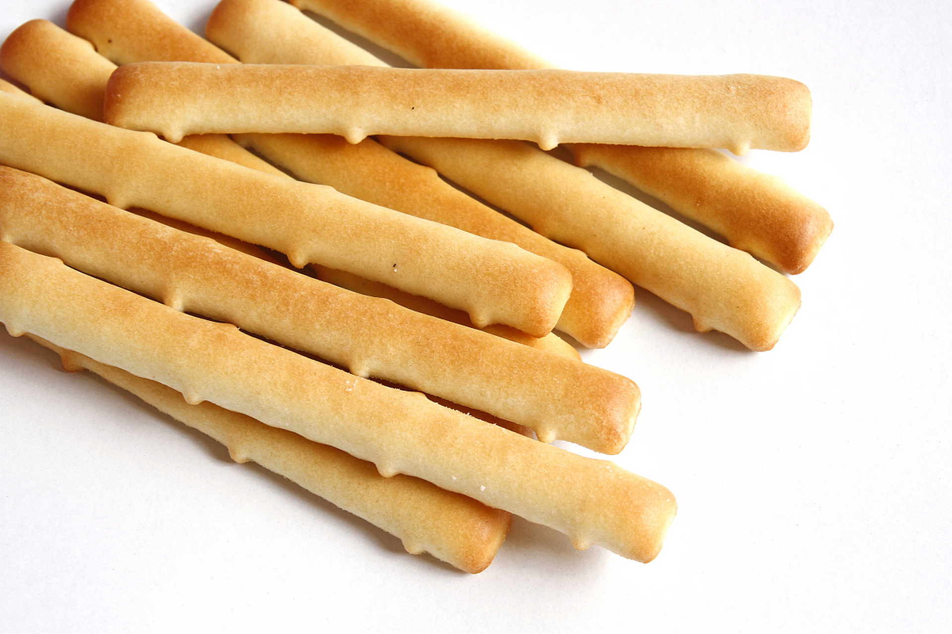 今日份办公室宅家追剧下午茶零食分享:全麦小钢筋代餐棒 全麦棒没什么