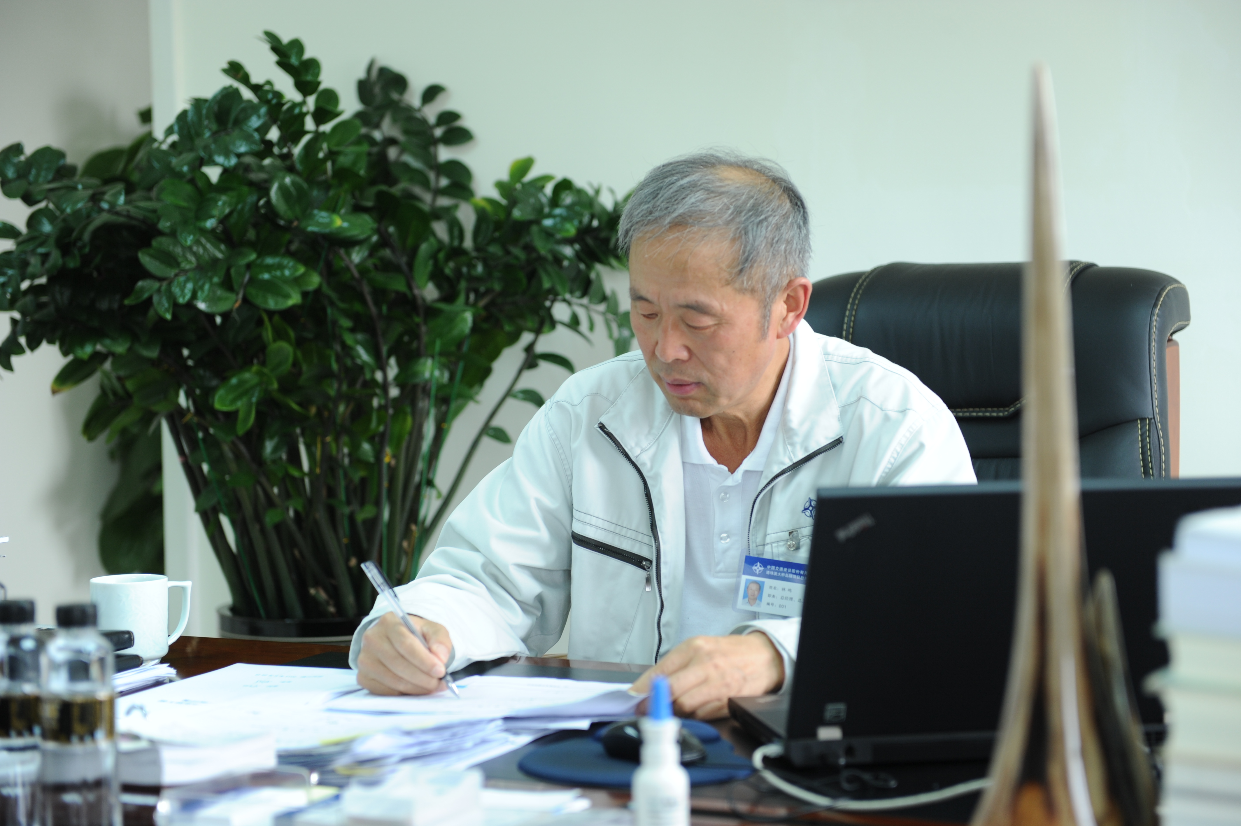 人生,就是奔跑——记港珠澳大桥总工程师林鸣(2)