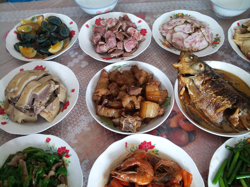 真实家里饭菜照片图片