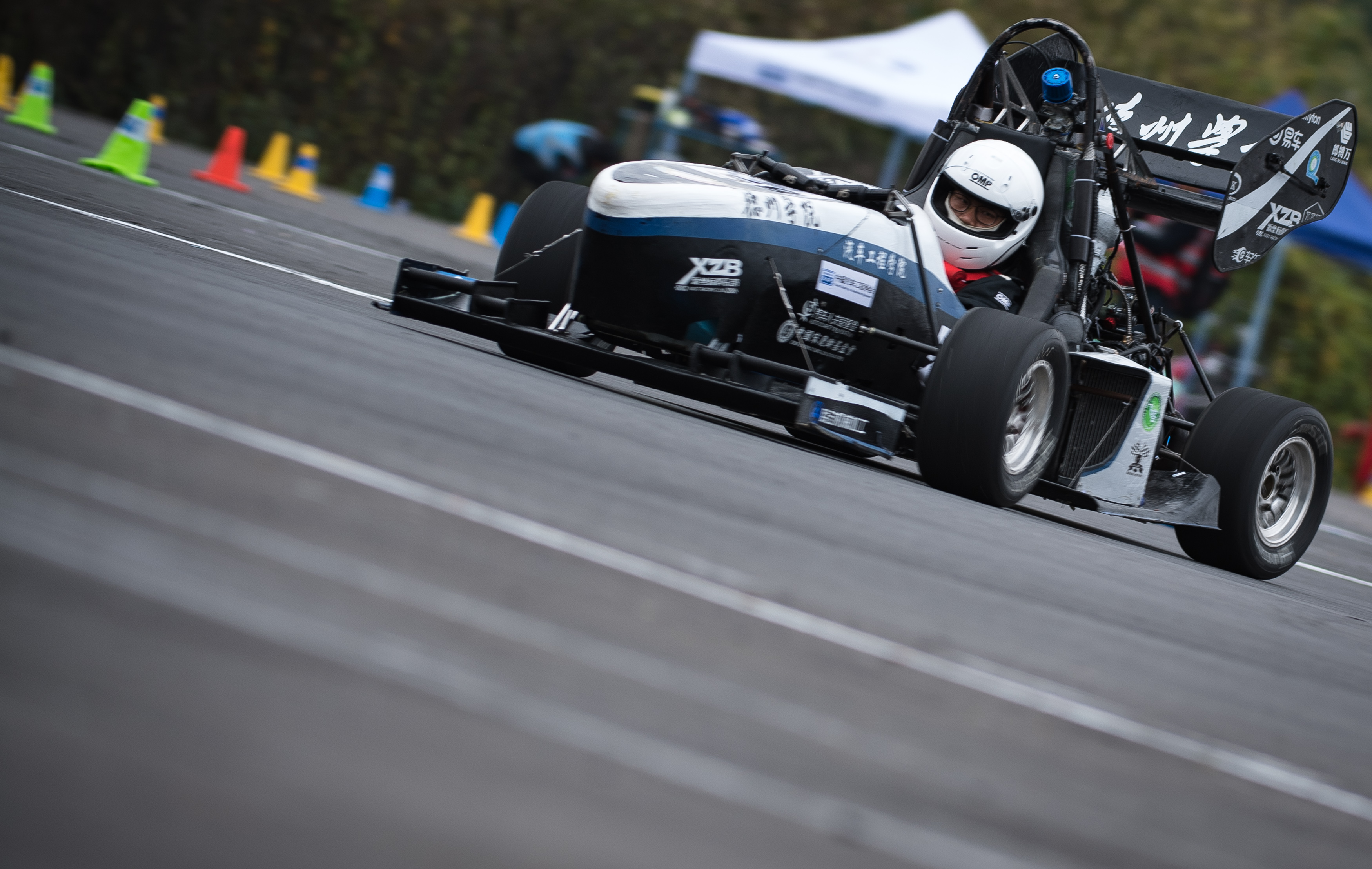 赛车——2019中国大学生方程式汽车大赛举行