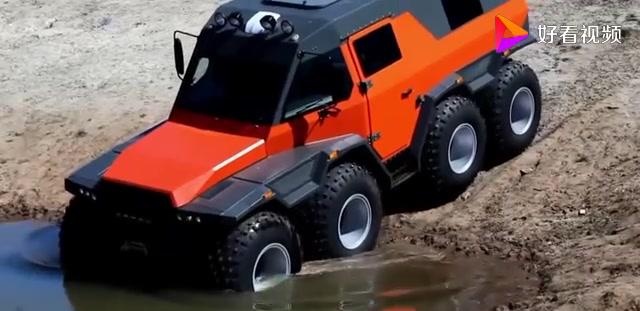 俄罗斯造8×8越野车,8个轮子10个座,一言不合还能横着走