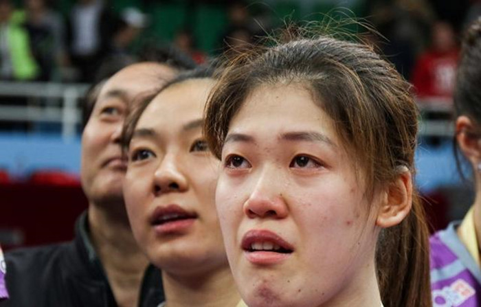 李盈莹哭着承担丢冠责任!球迷安慰:你已经很出色,陈友泉要负责