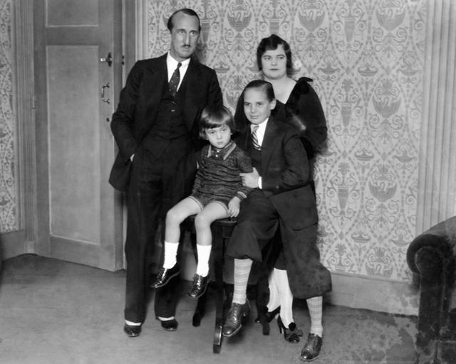 赚的400万美元全没了 被父母坑惨的童星杰基·库根