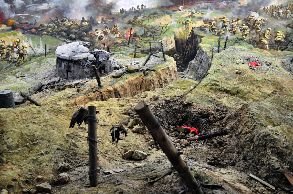 马家军到底有多难打?情急之下,解放军指导员拉响炸药包同归于尽