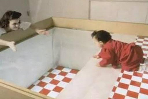 孩子为何害怕下楼梯?家长别着急,视崖实验告诉你原因