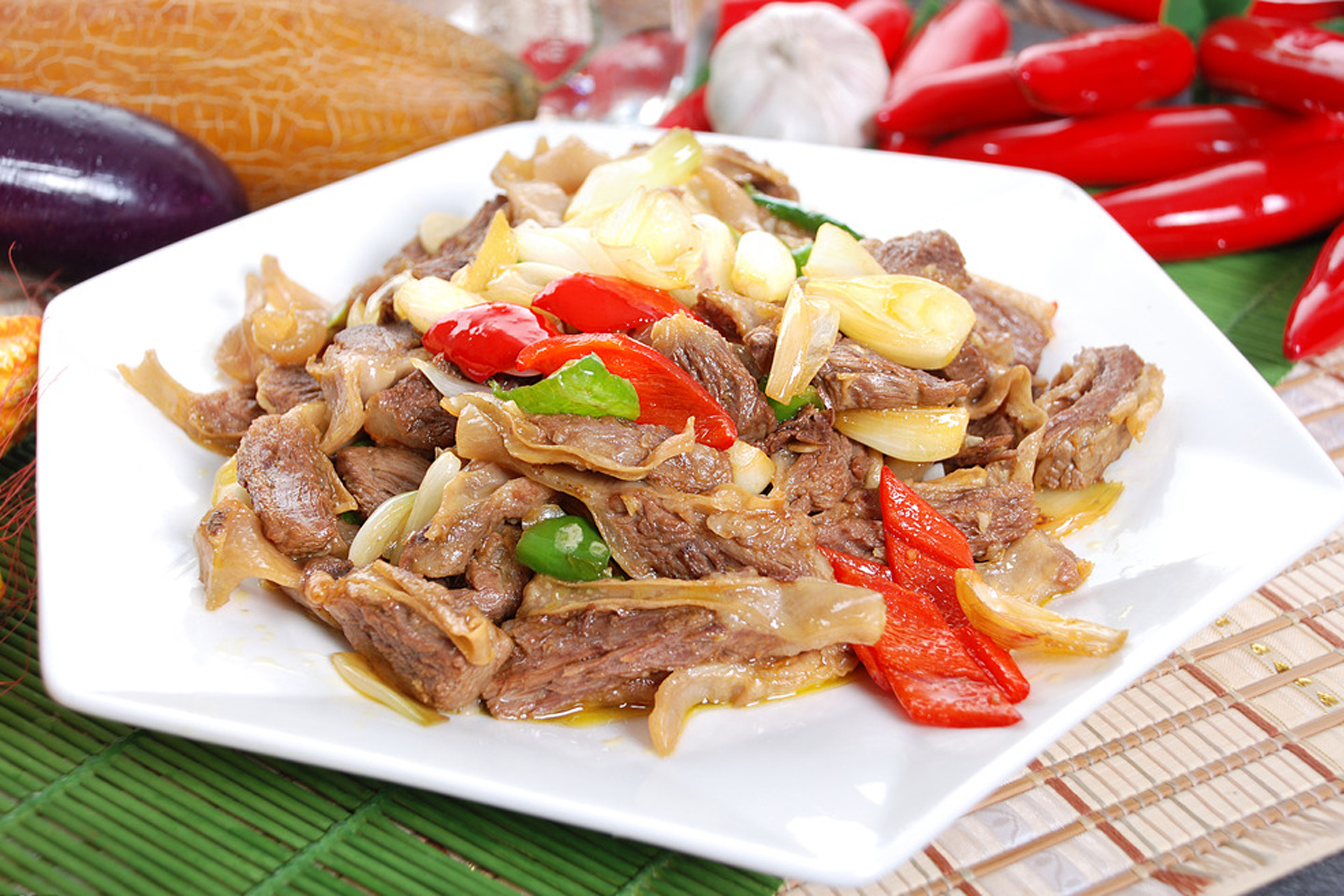 每日推荐六道菜:让你一口气吃两碗饭的菜品推荐 毛葱炒护心肉