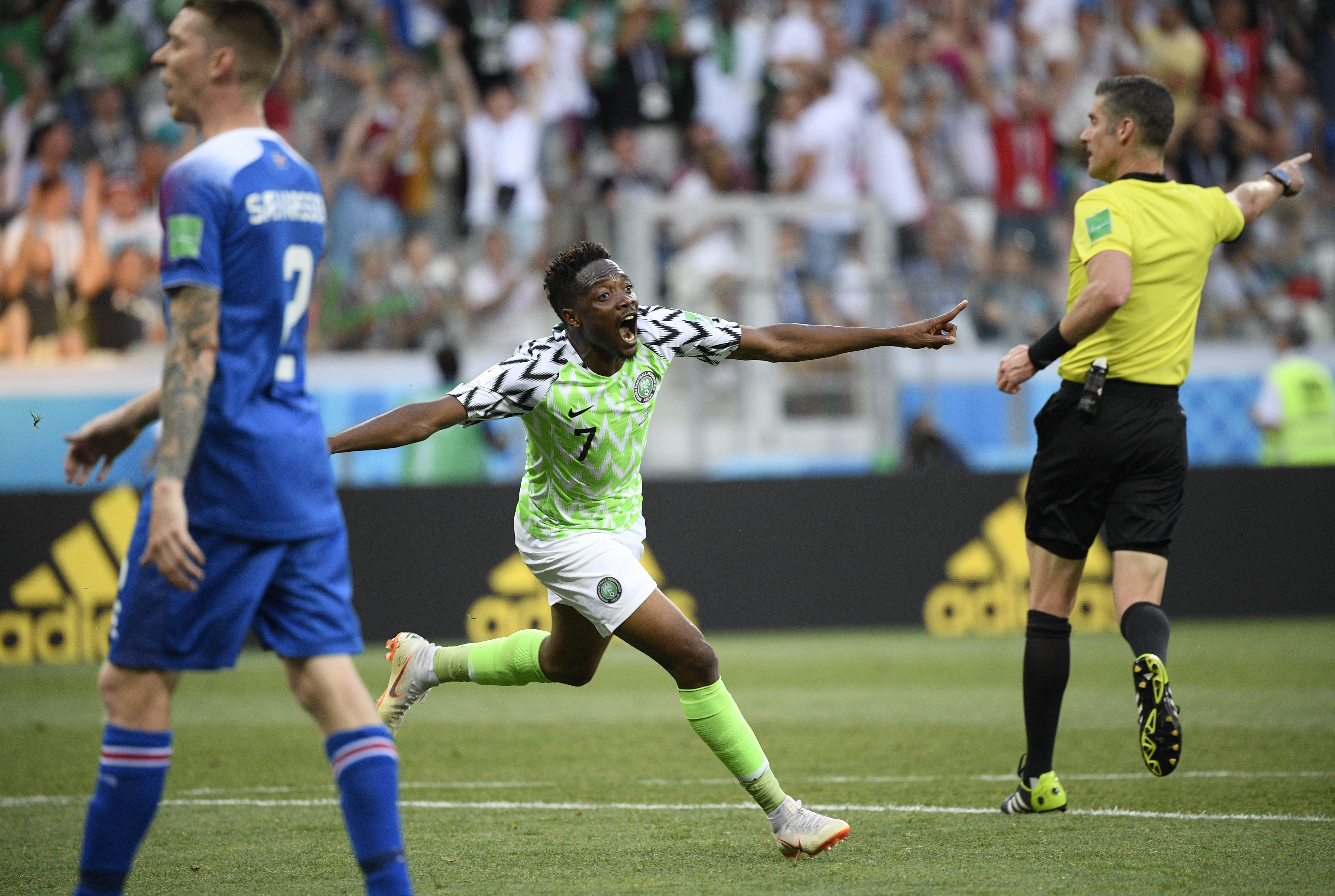 足球——d组:尼日利亚队穆萨梅开二度(11)