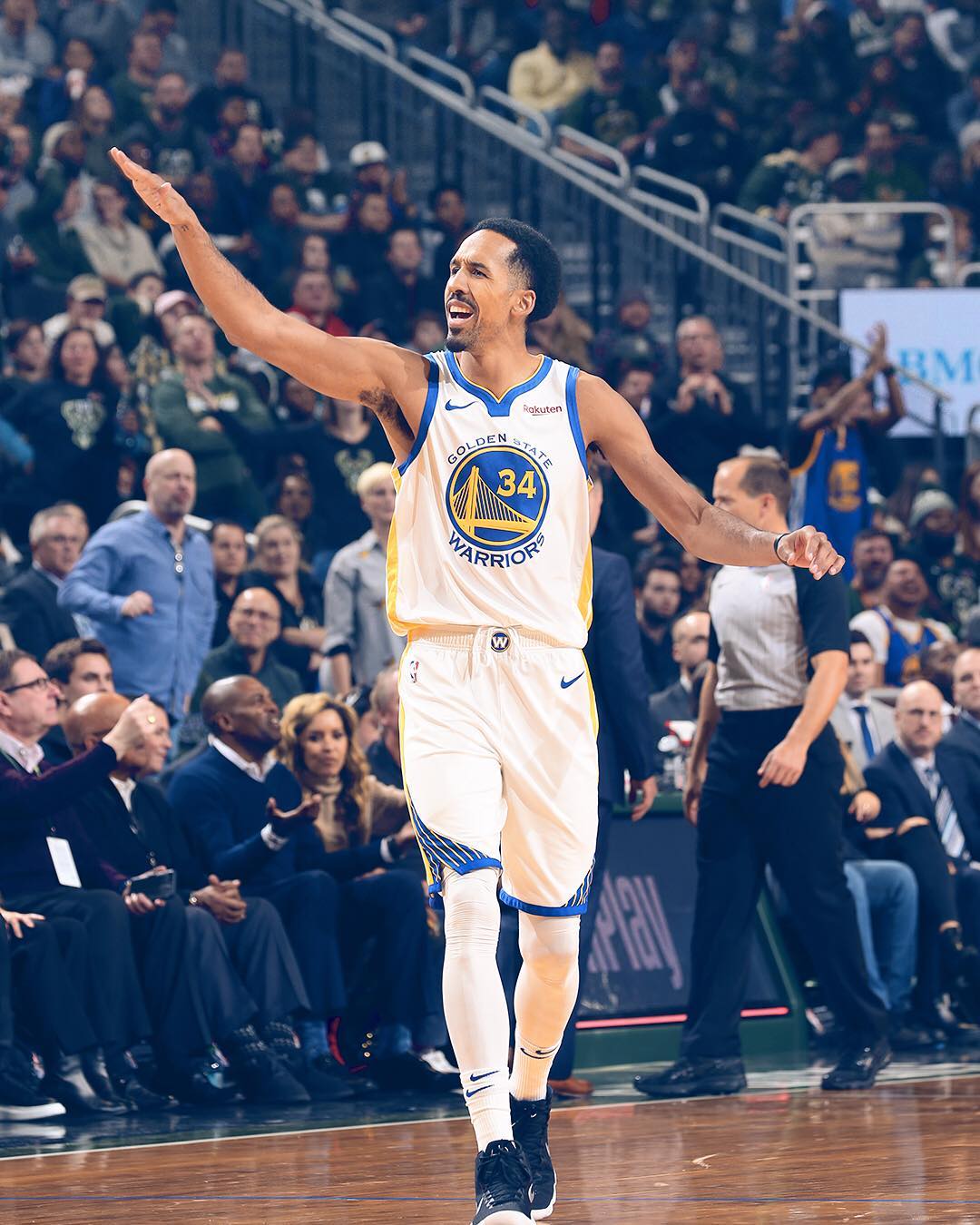 利文斯顿比赛中指挥.