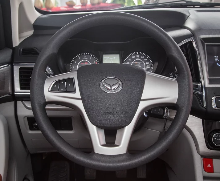 北汽幻速h3f汽车照片鉴赏,全车设计鲜靓,动力也相当不错